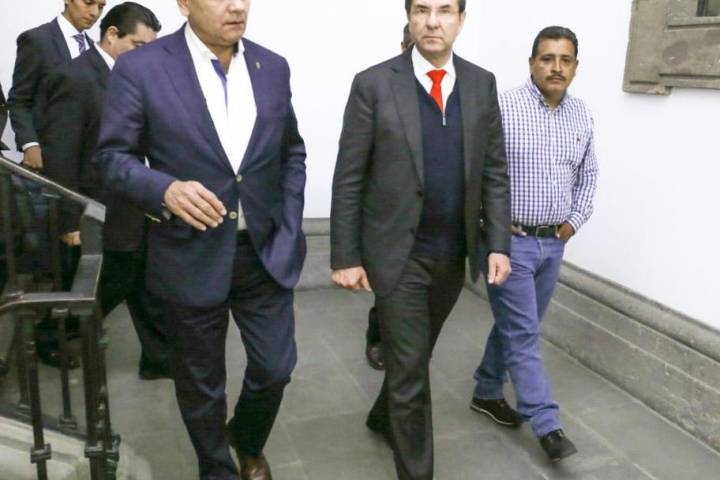 Atienden Gobernador y titular de SEP demandas del magisterio