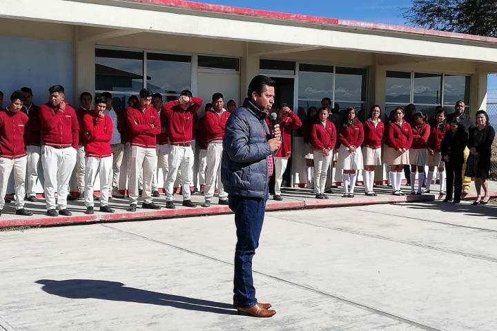Dignifica IIFEEM infraestructura educativa en Zinapécuaro
