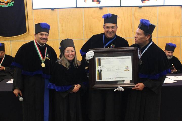 Recibe Wilfrido Lázaro medina grado de Doctor Honoris Causa