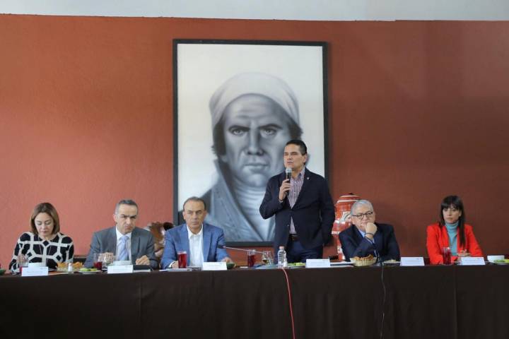Sin descanso, el trabajo por las y los michoacanos: Silvano Aureoles