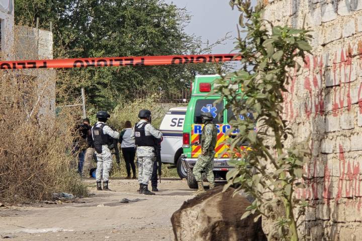 Localizan a un hombre ejecutado y maniatado en la colonia Revolución de Zamora