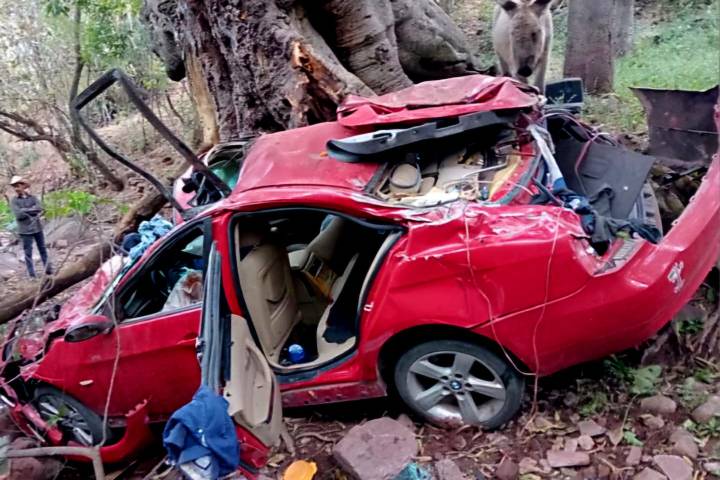 Auto se desbarranca en el municipio de Tzitzio; hay un muerto