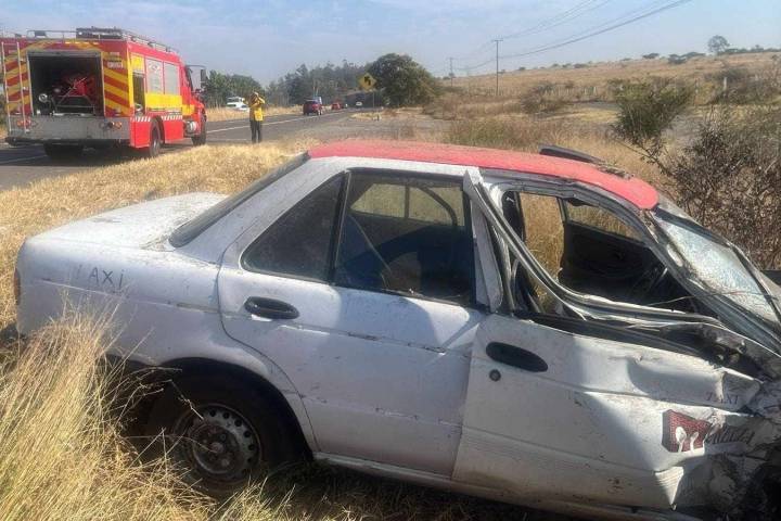 Se registra accidente de taxi en la Morelia-Pátzcuaro