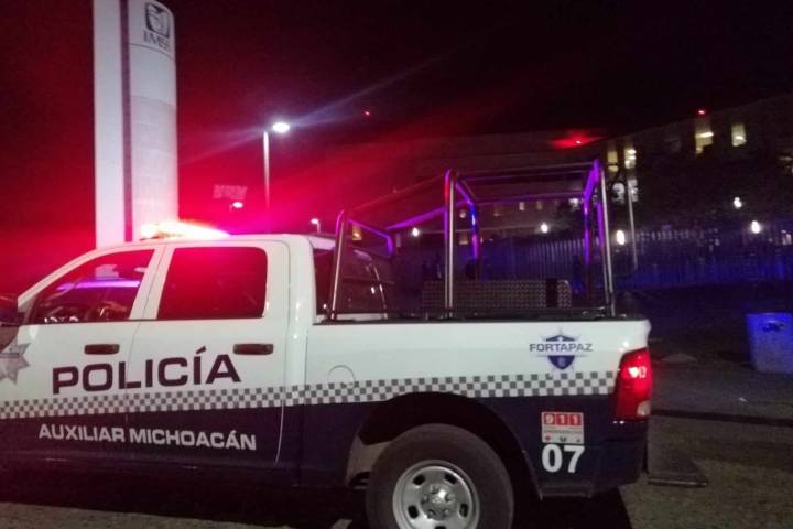 Un policía herido al estallarle explosivo improvisado en Apatzingán