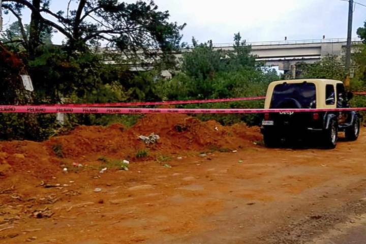 Hallan a hombre ejecutado dentro de un Jeep en la carretera Pátzcuaro-Zirahuén
