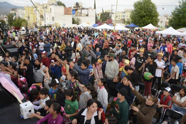 DIF Michoacán y Reyes Magos llevan sonrisas a miles de niñas y niños de Villas del Pedregal