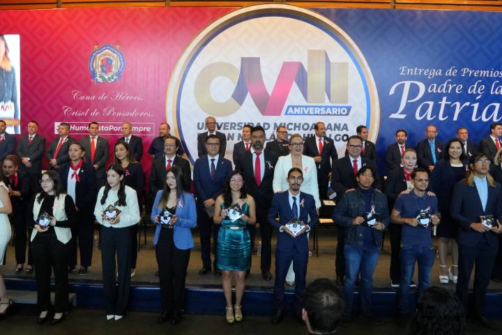 UMSNH escala seis peldaños dentro de las mejores universidades del México, anuncia la rectora Yarabí Ávila