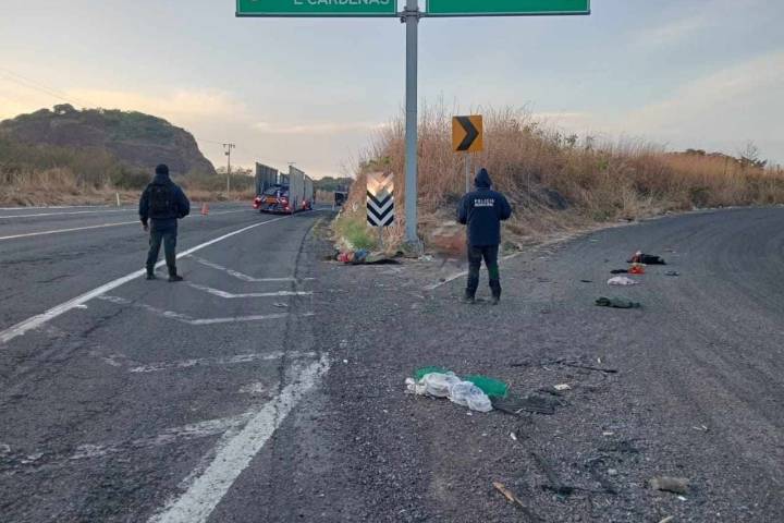 Hombre muere atropellado en la autopista Siglo XXI