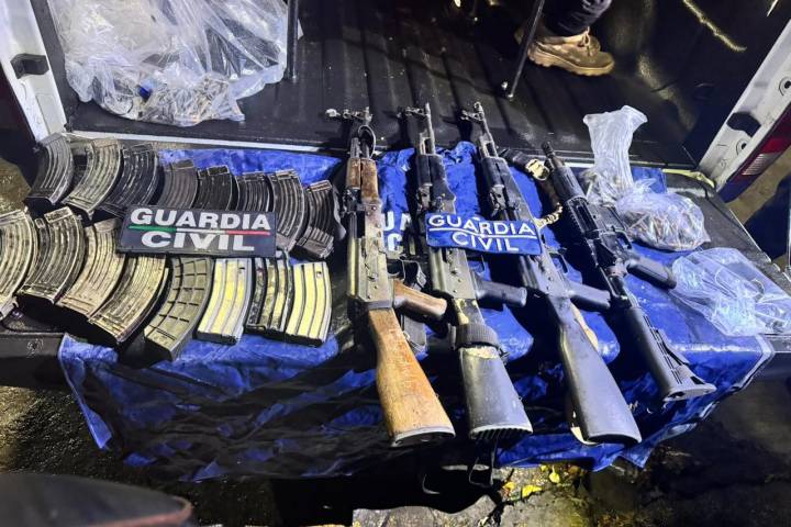 SSP detuvo a 4 hombres en Queréndaro; portaban fusiles y equipo táctico