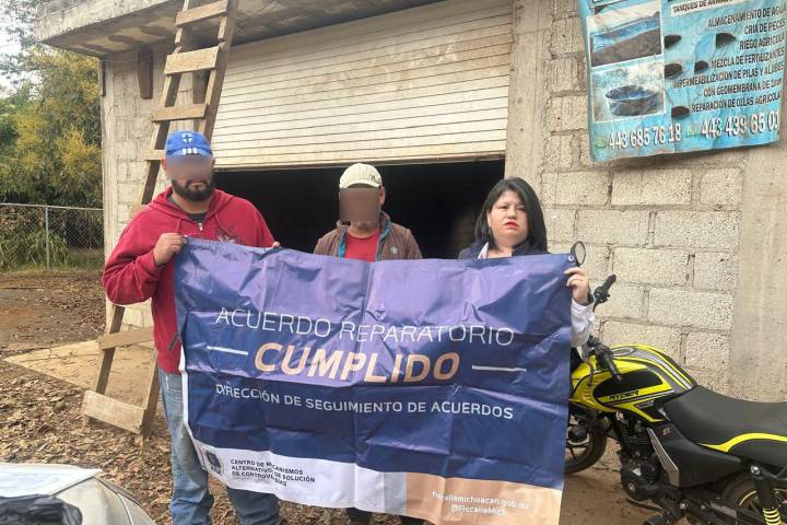 Celebra CMASC acuerdo reparatorio y restituye un inmueble en favor de un hombre víctima de despojo, en Tacámbaro