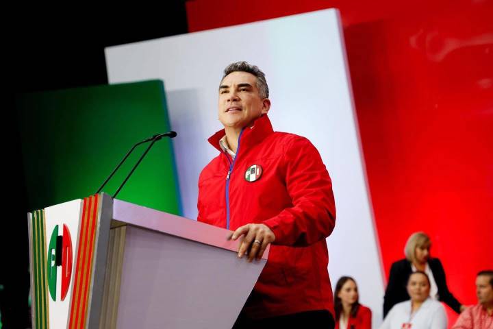 Pide PRI que bajen costo de la luz, gasolina y gas