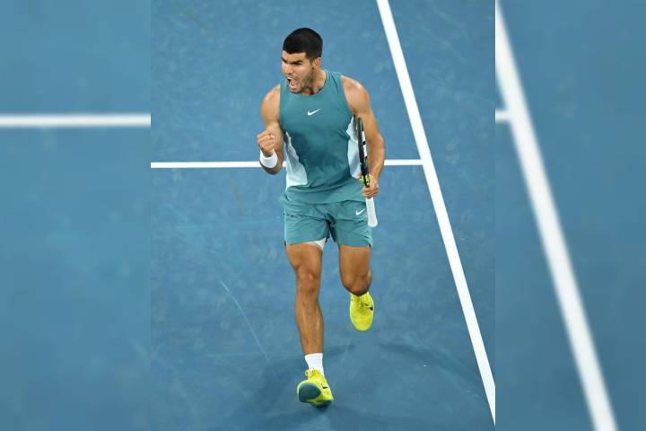 Alcaraz inicia con triunfo en Australia