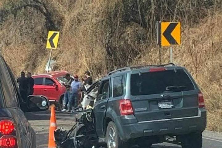Un muerto y un herido, tras brutal choque entre camionetas en La Piedad