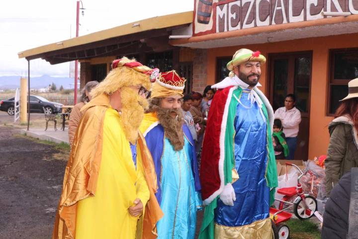 Unión de Mezcaleros de Michoacán lleva Alegría a niños en situación Vulnerable