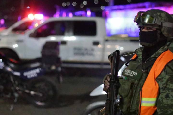 Criminales dejan 3 cabezas cercenadas por frente al Teatro Constitución del Apatzingán