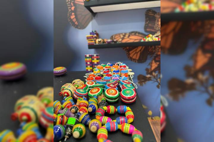Artesanías, gastronomía y destinos turísticos de Michoacán enamoran en la Feria de León