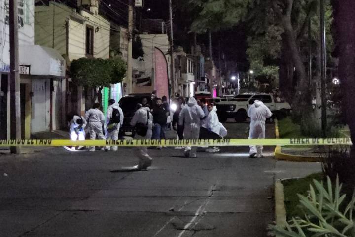 Motociclista balea a pareja en Fuentes de Morelia; hay 1 muerto