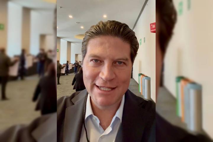 Acude Alfonso Martínez a encuentro con Claudia Sheinbaum