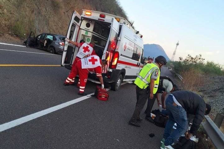 Ocurren al menos 3 accidentes en distintos puntos de la autopista Siglo XXI