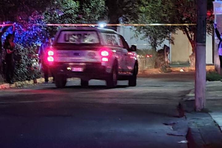 Delincuentes acribillan a mujer y le roban un vehículo en Lomas de La Huerta, Morelia