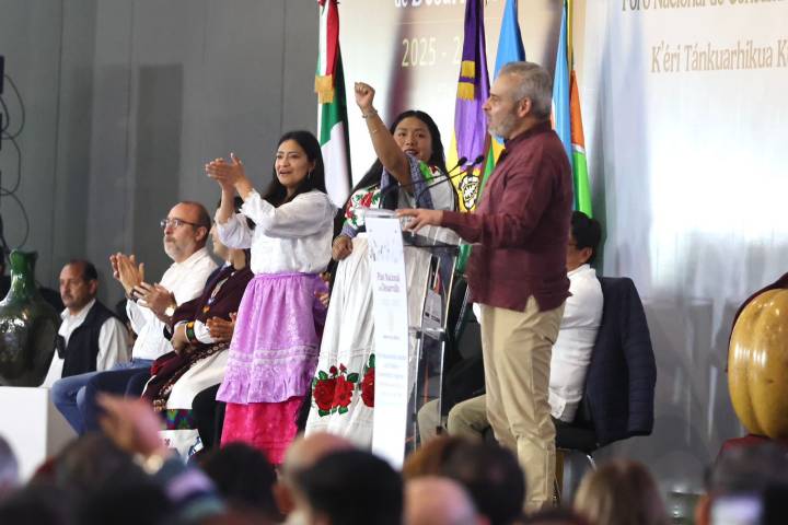 En Foro Nacional Indígena, Bedolla destaca papel de autogobiernos