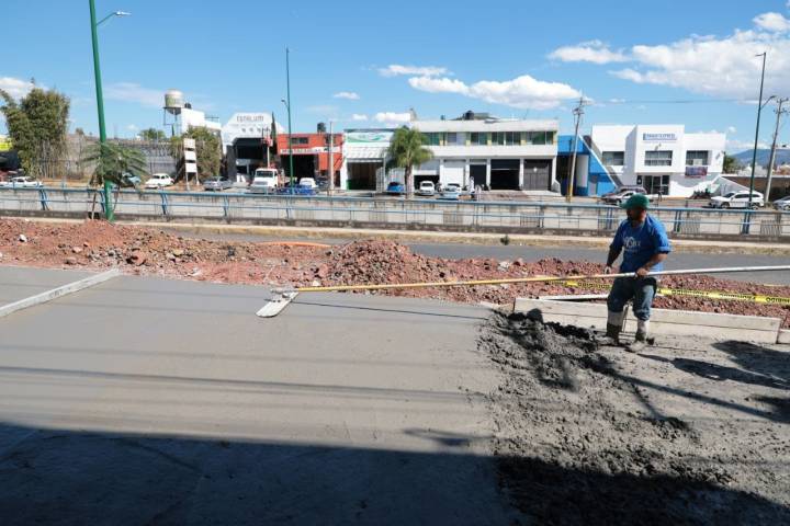 Brinda Alfonso Martínez obras y servicios integrales al Poniente de Morelia