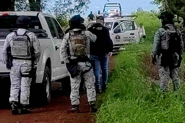 Hallan a un hombre muerto con impactos de bala en Coahuayana