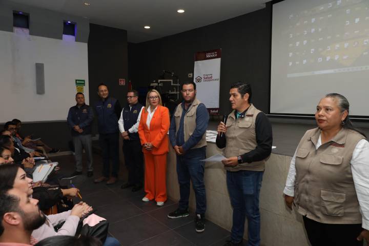 Egresadas y egresados nicolaitas se suman al programa "Salud Casa por Casa"