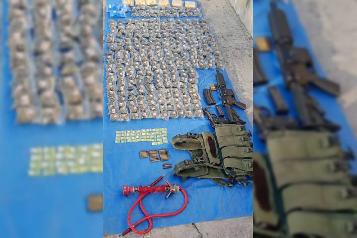 En Buenavista, FGE y DEFENSA aseguran 243 dosis de narcótico y armas de fuego; hay un detenido
