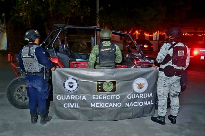 En Santa Ana Amatlán, soldados y policías aseguran un Razer, dos camionetas, tres motos y armamento