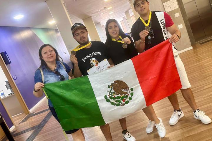 ¡Atención! Gobierno estatal abrirá convocatoria de becas de movilidad para docentes