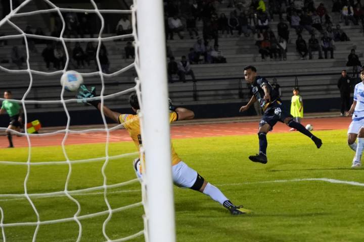 Zorros y Furia Azul protagonizan reñido empate