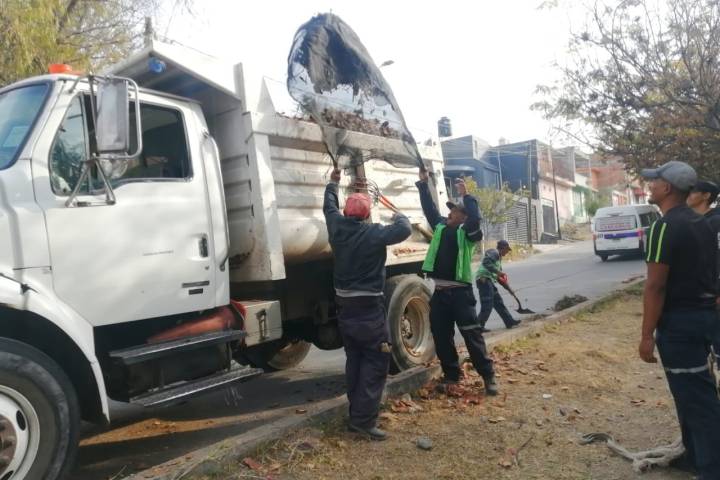 Vecinos de la colonia 3 de agosto se suman a jornada de limpieza del Gobierno de Morelia