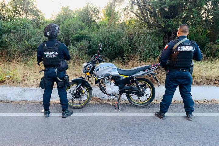 Policías de la GC Pátzcuaro recuperan 2 vehículos robados