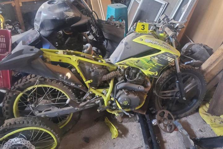 Ejecuta FGE cateo en Quiroga y asegura un inmueble y tres vehículos con reporte de robo