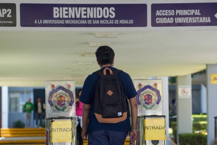 UMSNH da un paso adelante para apoyar a la comunidad migrante; connacionales podrán revalidar créditos escolares