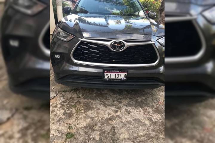 Criminales golpean a conductor y le roban su camioneta en el Fraccionamiento Villas de la Fuente