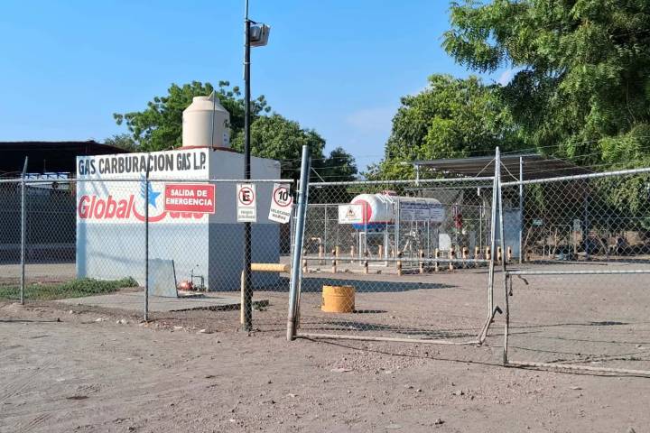 Menor resulta lesionado tras flamazo en gasera de Apatzingán