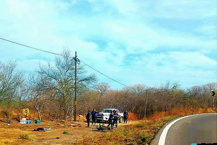 Motociclista derrapa y muere, en Tepalcatepec
