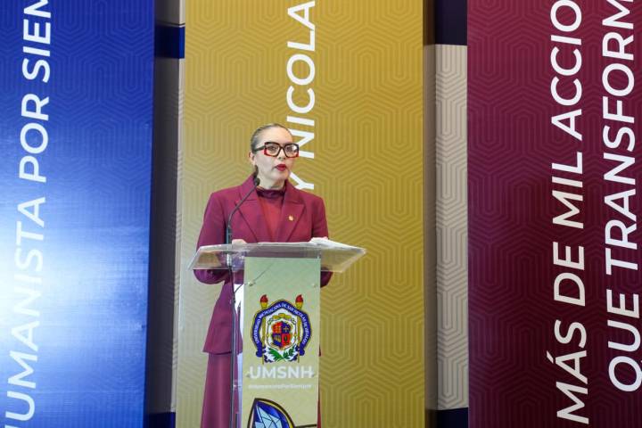 Excelencia académica: el alma de la Universidad Michoacana; Yarabí Ávila rinde Tercer Informe de Actividades