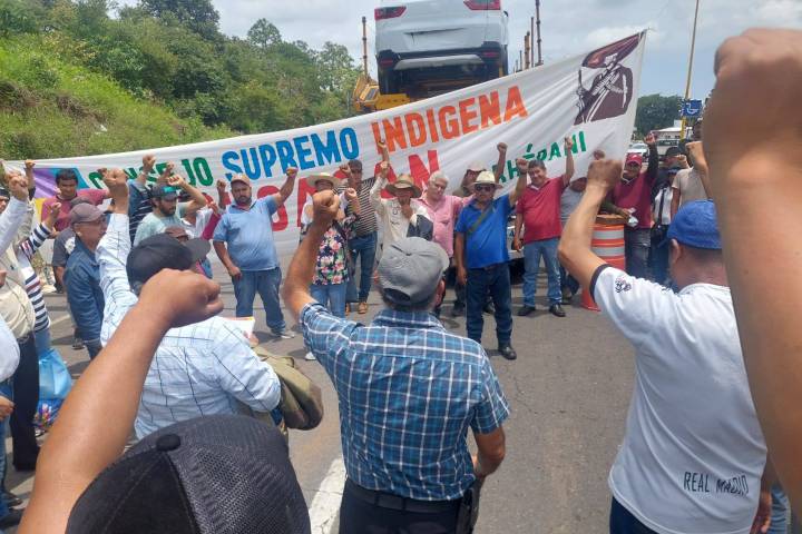 Comienzan a retirar bloqueos, tras movilización del Consejo Supremo Indígena de Michoacán