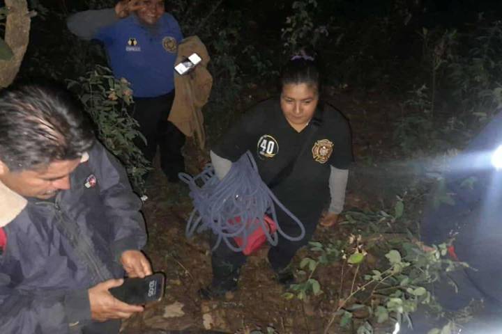 Localizan a ocho extraviados en el Cerro del Cacique; presentan hipotermia leve