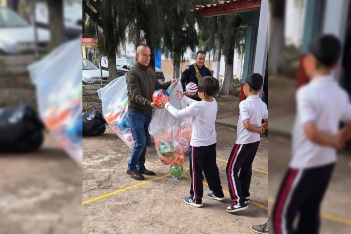 El presidente en Movimiento, Julio César Conejo Alejos recorre Villa Morelos para escuchar a la ciudadanía