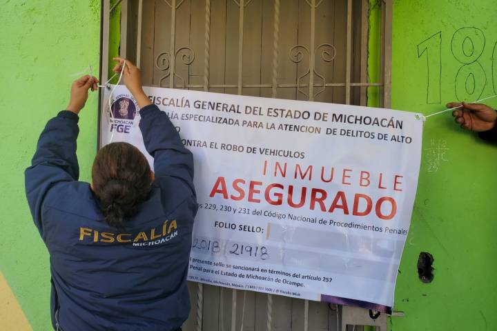 Ejecuta FGE cateo en inmueble de Morelia y asegura 425 dosis de metanfetamina