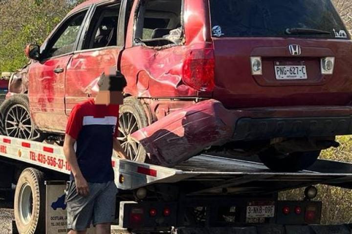 Volcadura moviliza a cuerpos de auxilio en carretera Tiripetío-La Eréndira