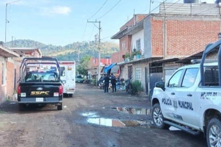 Asesinan a dos hombres dentro de una vivienda en la colonia El Planetario, en Uruapan