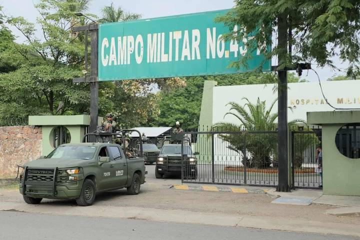 Dos militares resultan heridos por estallido de explosivo terrestre en brecha de Apatzingán