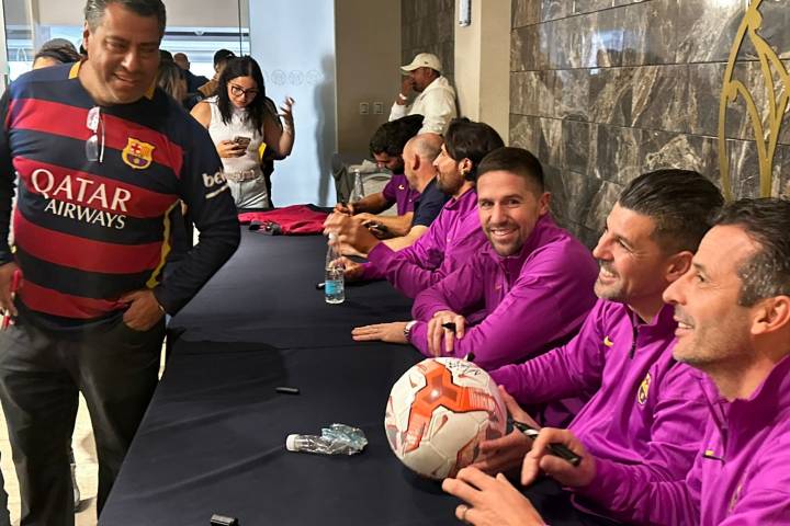 Leyendas del futbol internacional promueven las bellezas de Michoacán