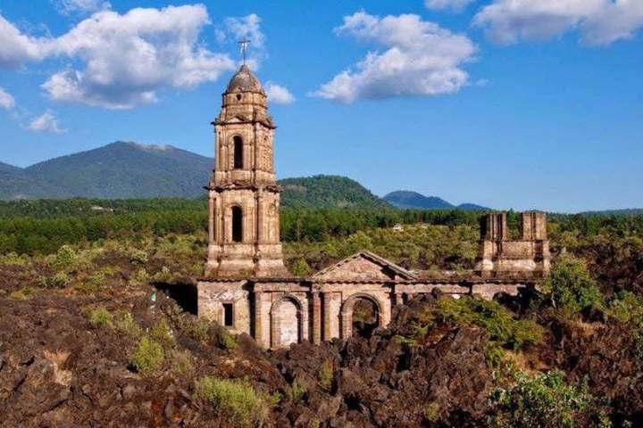 Volcán Paricutín y Janitzio, pilares de la nueva infraestructura turística en Michoacán
