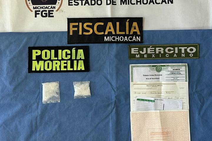 Fiscalía General ejecuta cateo en Villas del Pedregal; asegura 545 dosis de metanfetamina
